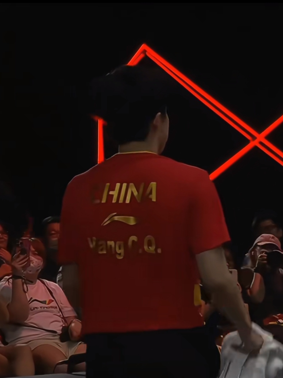 包含战篮球队纰漏，对手转身反击夺下胜利的词条